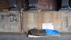 Schätzungen gehen von 6.000 bis 10.000 Obdachlosen aus, die auf den Berliner Straßen leben.