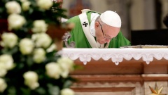 Papst Franziskus entschuldigt sich bei der Jugend. 