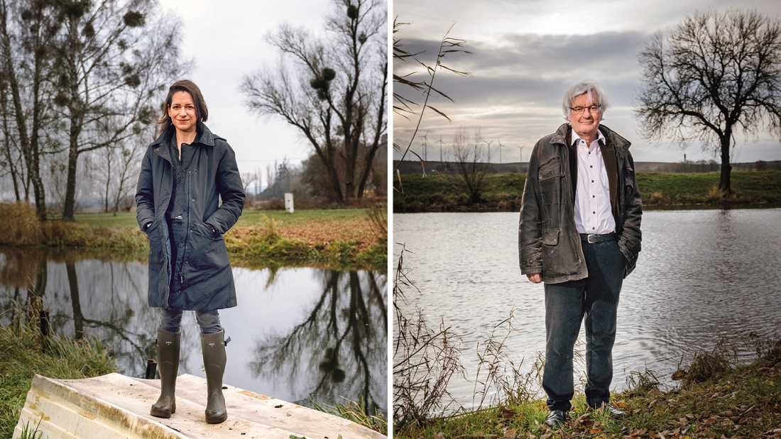 Lorena Jaume-Palasí und Prof. Klaus Tanner stehen jeweils in der Natur nahe eines Gewässers