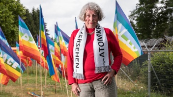 Friedensaktivisten Elke Koller aus Bonn (ADGF Treffen 2019) und Büchel.
