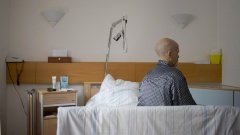 Krebspatient im Palliativzentrum 