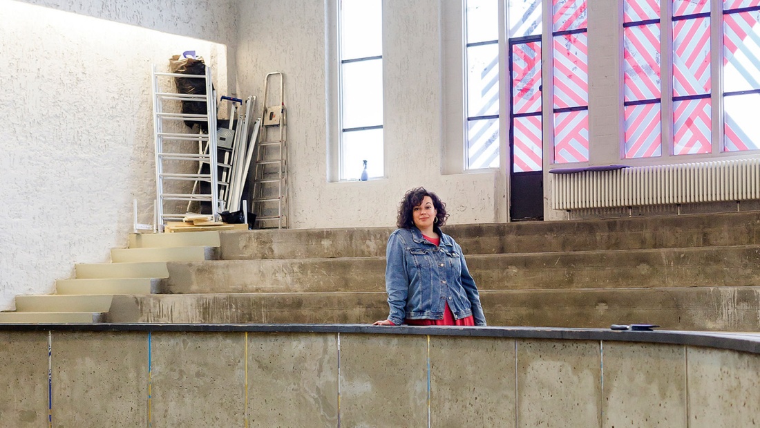 Jasmin El-Manhy in Ihrer Kirche in Berlin Neukölln, Genezarethkirche am Herrfurthplatz; Die Kirche während der Umbaumaßnahmen, 2021