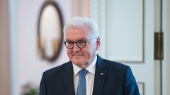 Bundespräsident Frank-Walter Steinmeier lädt zum Bürgerfest "Zusammenstehen!" ins Berliner Schloss Bellevue ein.