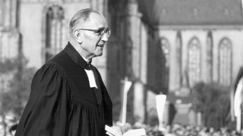 Niemöller spricht auf dem Deutschen Evangelischen Kirchentag 1956 in Frankfurt am Main