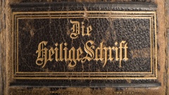 Die heilige Schrfíft gibt es mittlerweile in 692 Sprachen.