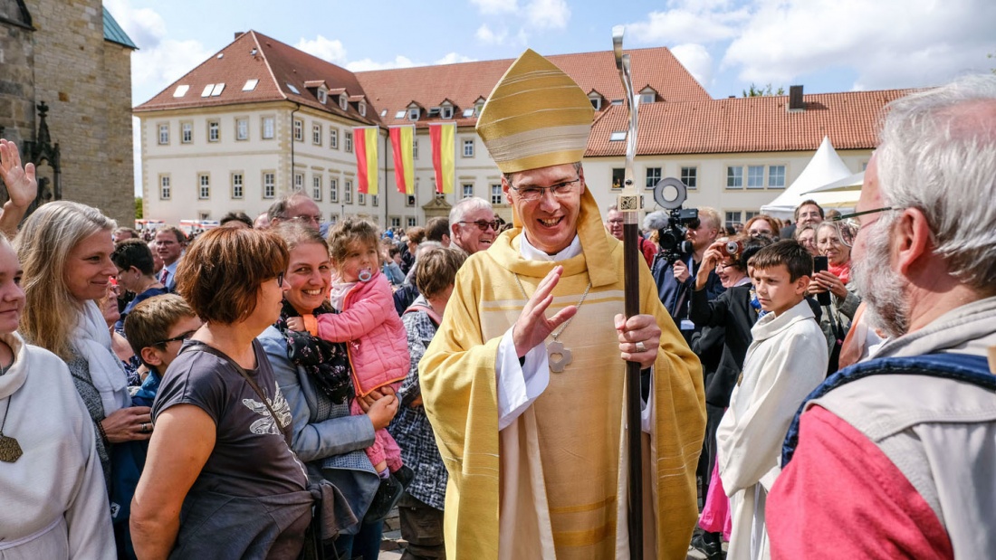 Der katholische Ordenspriester Heiner Wilmers Einführungsgottesdienst wurde auch live im Internet übertragen.