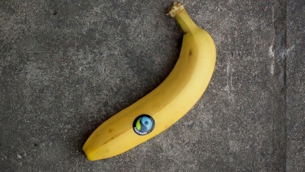 Banane mit Fair Trade Label