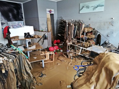 Überschwemmter Sozialhilfe-Laden im Ahrtal