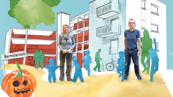 Birgitt Höhener und Bernhard Höll vor einer Illustration des Mehrgenerationenhauses Bern+Stein in Stuttgart