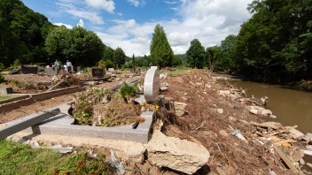 Friedhof nach der Unwetterkatastrophe