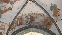 Das Höllenmaul ist eines von zahlreichen Motiven, mit der die kleine Pfarrkirche in Lieberhausen bei Gummersbach geschmückt ist. 
