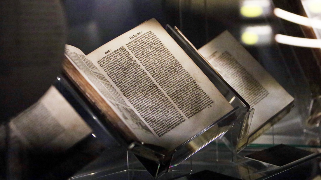 Spitzendrucke der ältesten Bibelübersetzungen in Frankfurt