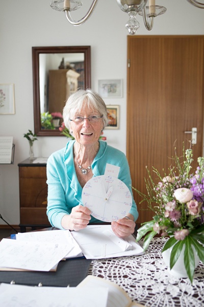 Ursula, 75, unterrichtet Flüchtlinge