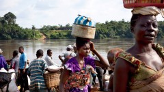 Traditioneller Fährbetrieb im Kongo