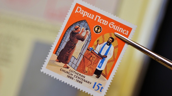 GÃ¼nther Korns Briefmarkensammlung zeigt die Geschichte des Protestantismus