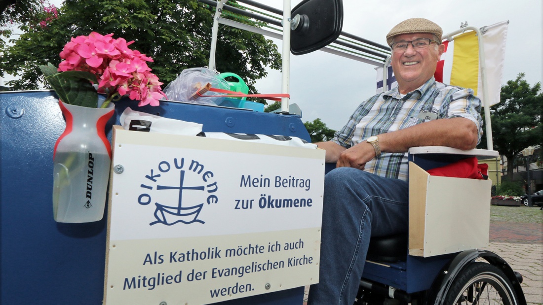 Herbert Kessen wirbt mit einer Rad-Pilgerfahrt nach Wittenberg für Kirchen-Doppelmitgliedschaft.