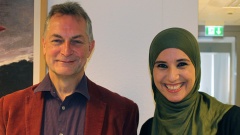 Der evangelische Krankenhausseelsorger und Pfarrer Winfried Hess und die muslimische Seelsorgerin Rabia Bechari von Salam e.V. im Markuskrankenhaus im Oktober 2016.