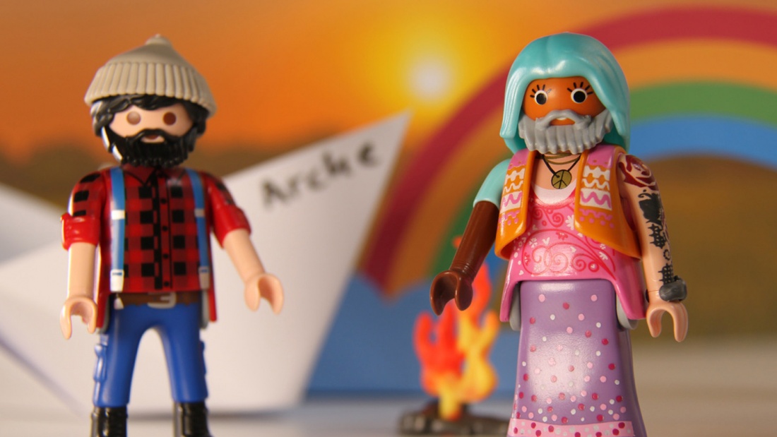 Das erste Buch Mose mit Noah als Playmobil Hippie