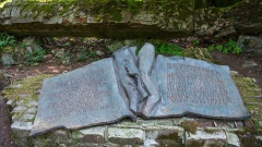 Gedenktafel auf der Wolfsschanze in Gierloz (Goerlitz)