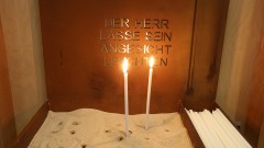 Kerzen in der Autobahnkirche Rhynern an der BAB 2 bei Hamm.