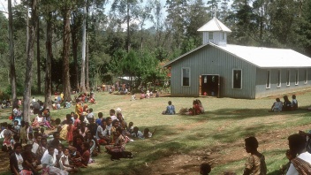 Papua-Neuguineer wurden in der deutschen Kolonie christianisiert.
