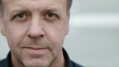 Jörn Klare erhält die Auszeichnung des Evangelischen Buchpreises 2017 für sein Sachbuch "Nach Hause gehen".