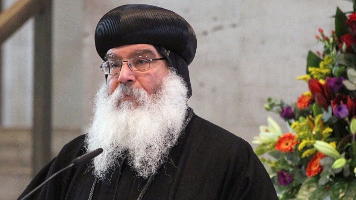 Der koptisch-orthodoxe Bischof Anba Damian bei einer Rede im Braunschweiger Dom.