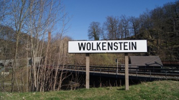 Schild mit "Wolkenstein im Erzgebirge"