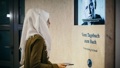 Die Bildungsstätte Anne Frank in Frankfurt am Main hat am Dienstag ein Lernlabor als Experimentierfeld für Jugendliche eröffnet. 